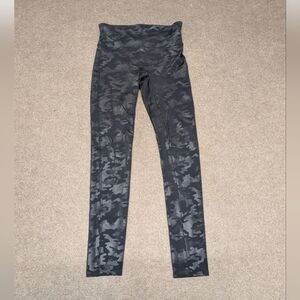 SPANX (Medium) Black Camouflage Activewear Leggings